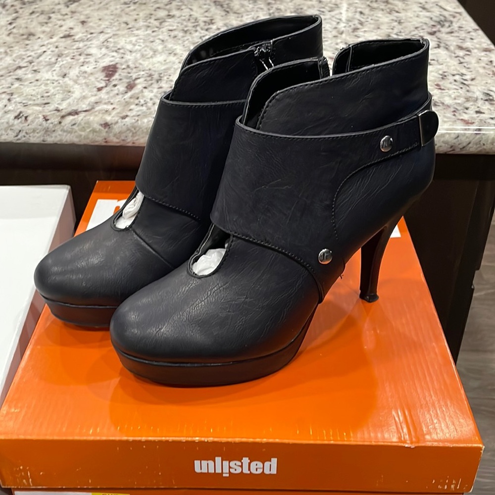 Unlisted black heels 2.5-3 inch